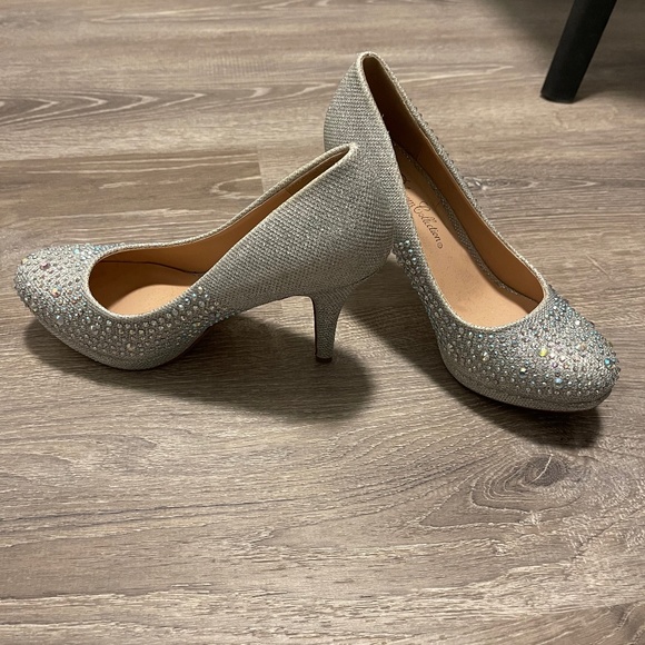 HEELS - Picture 1 of 1